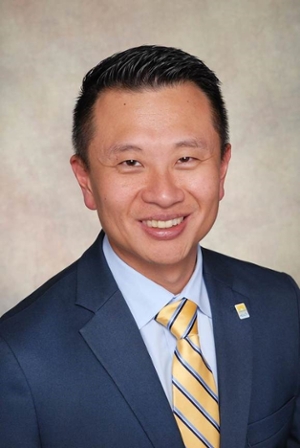 Dr. Ulyee Chow